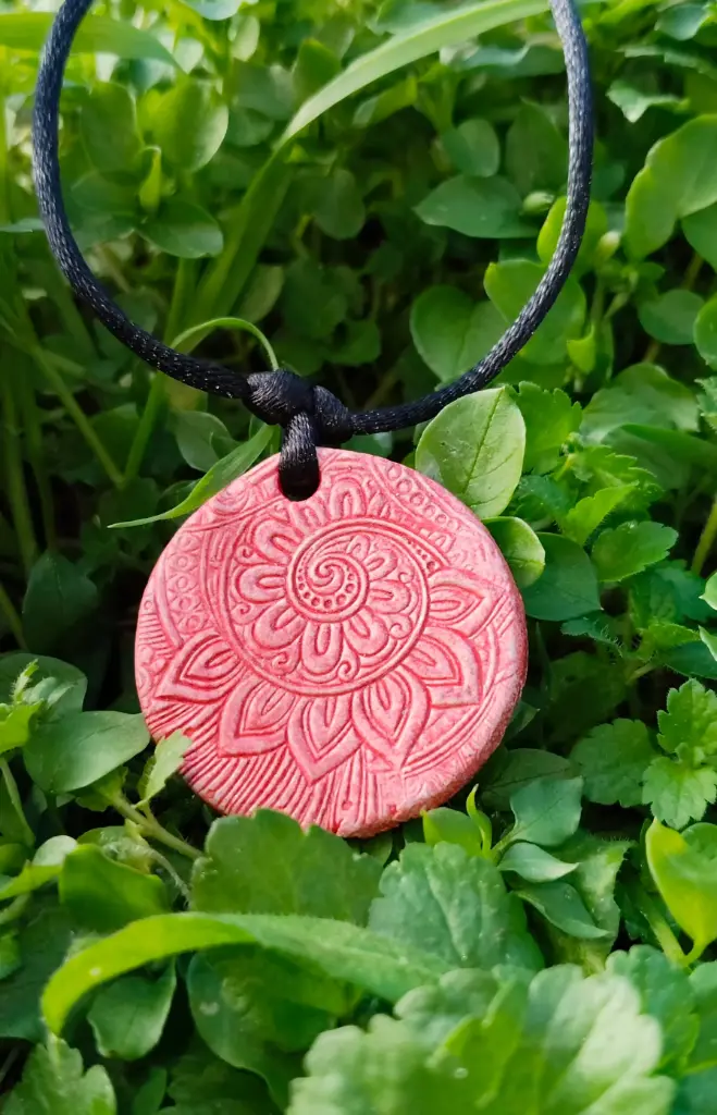 ✨ Collar Mandala Rojo: Enciende tu Pasión y Fuerza Creadora Interior ✨