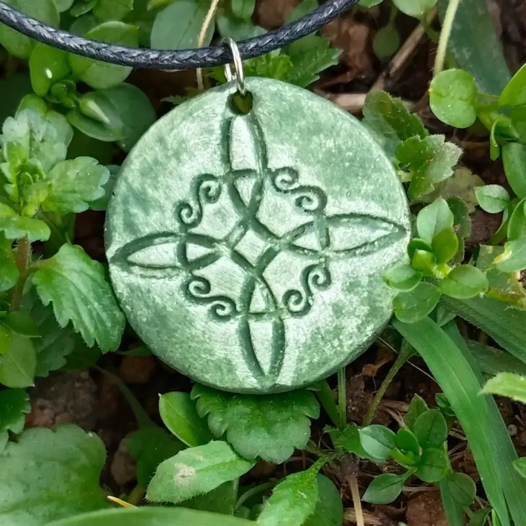 ✨Conexión y Equilibrio con la Naturaleza - Nudo de Bruja Verde  ✨